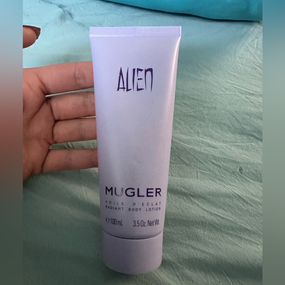 Alien Mugler body lotion